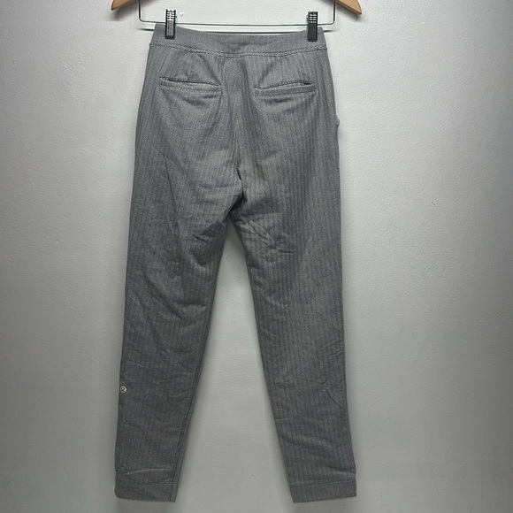 Lululemon On The Fly Jogger Pants Athletic Chevron Striped Gray White Size 2 - Picture 4 of 7